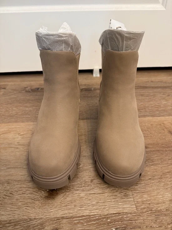 MIA Chunky Chelsea Ankle Boots in Taupe - Picture 3 of 4